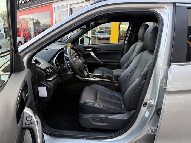 Mitsubishi ECLIPSE Cross 2.4 PHEV Instyle | NAP | Trekhaak | Panorama-dak | Heads-up display | Leer | Stoelverwarming | Navigatie | Elektrisch verstelbare stoelen |