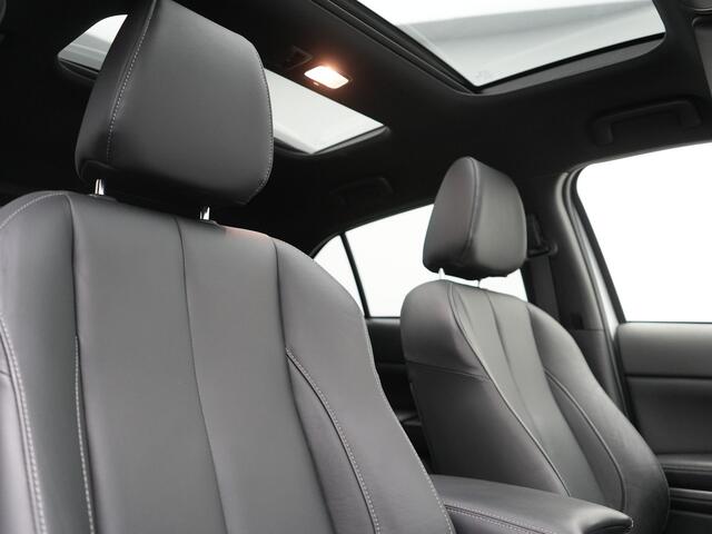 Mitsubishi ECLIPSE Cross 2.4 Instyle PHEV 188pk Dealer O.H. | Trekhaak Af Fabriek | Panodak | Head Up | Adaptive Cruise | 360 Camera | Lederen Sportstoelen Verwarmd | Keyless | Stuur Verwarmd | Apple Carplay | Blis | Navigatie | DAB | Plug In Hybrid |