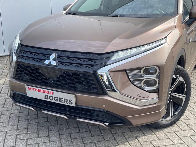 Mitsubishi ECLIPSE Cross 2.4 PHEV Black Edition Navigatie, Climate Control, Cruise Control, Afn.Trekhaak, Stoel/Stuurverwarming,