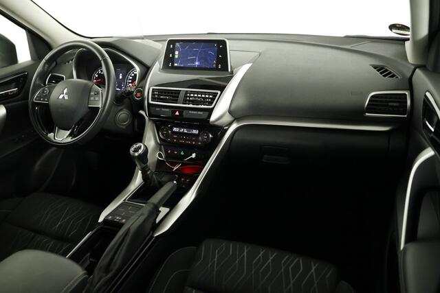 Mitsubishi ECLIPSE Cross 1.5 DI-T Intense / LED / Cam / HUD / CarPlay / Clima