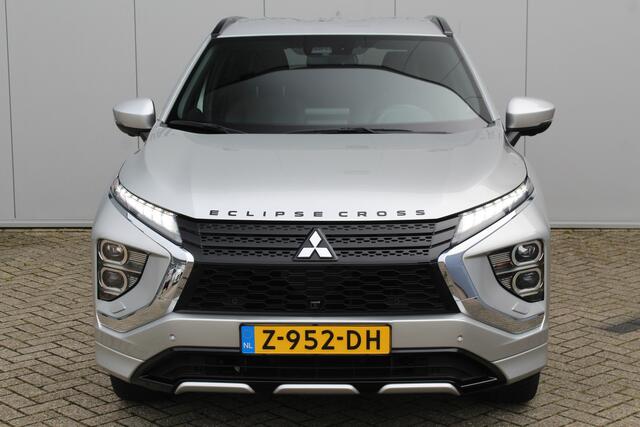 Mitsubishi ECLIPSE Cross 2.4-188pk PHEV 'Instyle'. Zeer nette en luxe Mitsubishi Eclipse plug-in-hybride, slechts 61.500km ! Autm. airco dual, adapt. cruise cntrl, Apple carplay/Android auto, trekhaak, telefoonvoorb., stoel- en achterbankverw., camera v+a, LED verl. etc. et