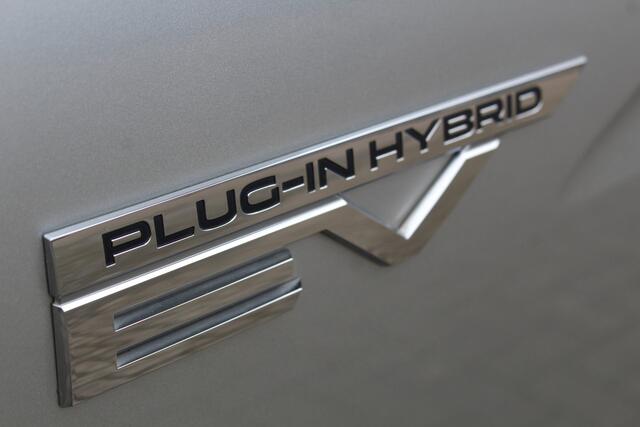 Mitsubishi ECLIPSE Cross 2.4-188pk PHEV 'Instyle'. Zeer nette en luxe Mitsubishi Eclipse plug-in-hybride, slechts 61.500km ! Autm. airco dual, adapt. cruise cntrl, Apple carplay/Android auto, trekhaak, telefoonvoorb., stoel- en achterbankverw., camera v+a, LED verl. etc. et