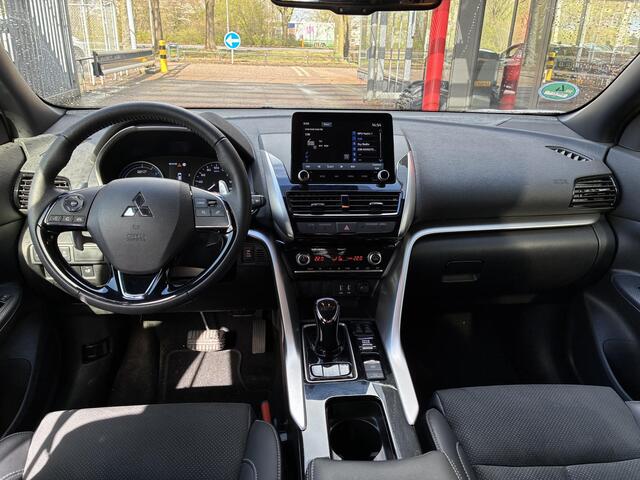 Mitsubishi ECLIPSE Cross 2.4 PHEV Intense+ | Navigatie | Achteruitrijcamera | FABRIEKSGARANTIE TOT 12-2032!