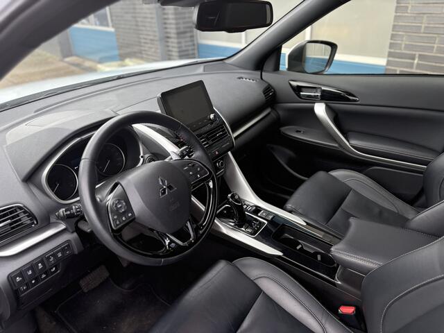 Mitsubishi ECLIPSE Cross 2.4 PHEV Instyle, trekhaak, head-up, pano, leder, compleet!
