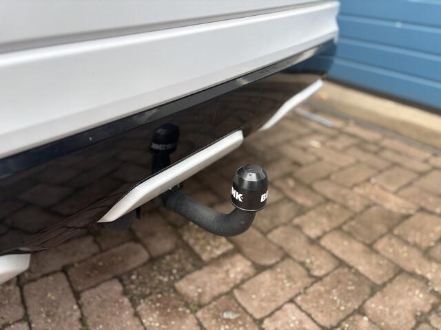 Mitsubishi ECLIPSE Cross 2.4 PHEV Instyle, trekhaak, head-up, pano, leder, compleet!