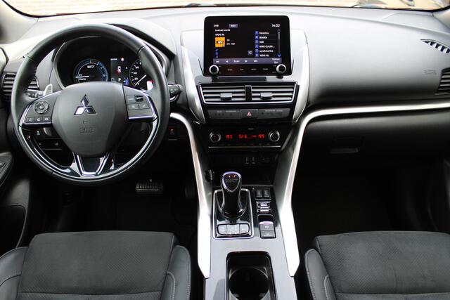 Mitsubishi ECLIPSE Cross 2.4 PHEV Intense | Trekhaak | Stoelverwarming | Navigatie | Camera | Carplay