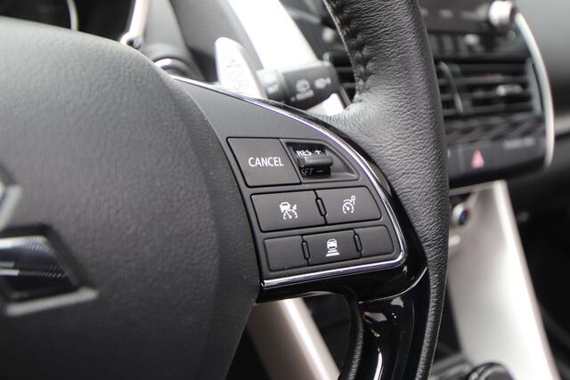 Mitsubishi ECLIPSE Cross 2.4 PHEV Instyle 'LTD' Blackline, Pano, Leder, Sport pakket