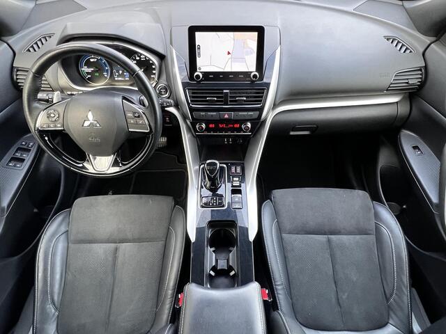 Mitsubishi ECLIPSE Cross 2.4 PHEV Intense+ / Fabrieksgarantie Tot 06-2027 / 1.500 kg trekgewicht / Elektrische bestuurdersstoel / Navigatie / Stoelverwarming / Apple Carplay/Android Auto / 18" LM wielen /