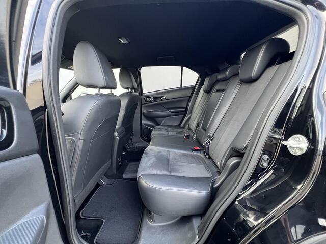 Mitsubishi ECLIPSE Cross 2.4 PHEV Intense+ / Fabrieksgarantie Tot 06-2027 / 1.500 kg trekgewicht / Elektrische bestuurdersstoel / Navigatie / Stoelverwarming / Apple Carplay/Android Auto / 18" LM wielen /