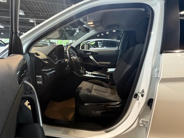 Mitsubishi ECLIPSE Cross 2.4 PHEV Instyle Adaptive Cruise control |
