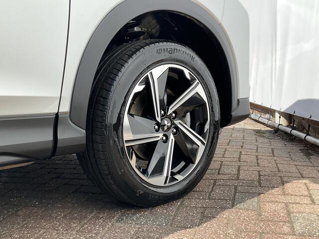 Mitsubishi ECLIPSE Cross 2.4 PHEV AWD IntenseCamera Trekhaak Navigatie Audio LMV
