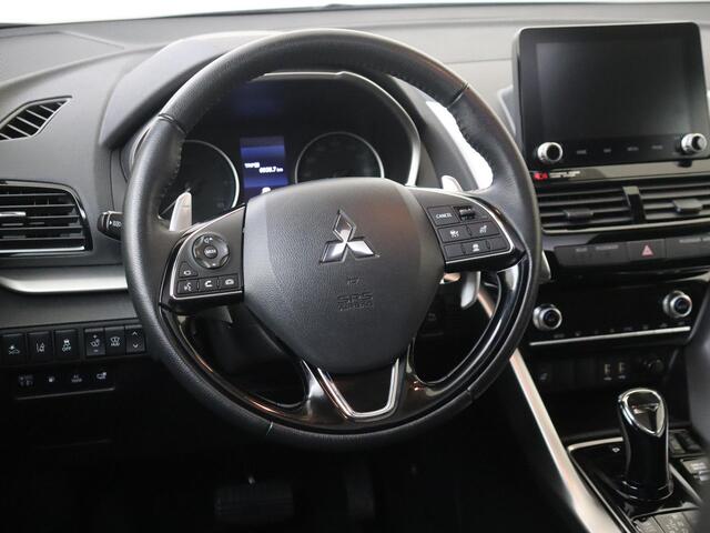Mitsubishi ECLIPSE Cross 2.4 PHEV Instyle | Carplay/Android | Autonomous Emergency Braking | cruise control adaptief | electronic climate control | elektrisch glazen panorama-dak | LED koplampen | lederen bekleding | lichtmetalen velgen 18" | navigatiesysteem |