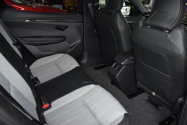 Mitsubishi ECLIPSE Cross Intense 87 kWh | Direct Uit Voorraad Leverbaar | Tot 8 Jaar Mitsubishi-Garantie |
