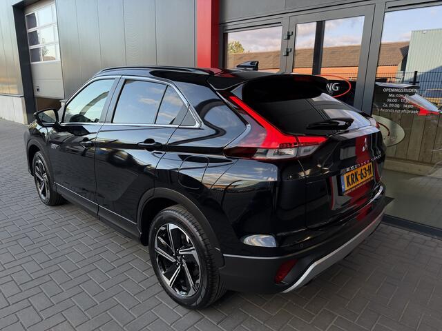 Mitsubishi ECLIPSE Cross 2.4 PHEV Instyle 8 Jaar fabrieksgarantie / Dealer Onderhouden / Stoelverwarming / Achteruitrijcamera