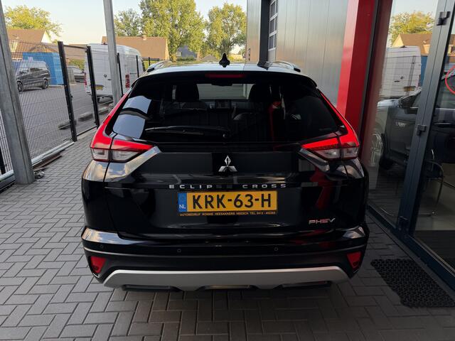 Mitsubishi ECLIPSE Cross 2.4 PHEV Instyle 8 Jaar fabrieksgarantie / Dealer Onderhouden / Stoelverwarming / Achteruitrijcamera