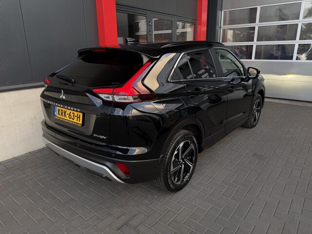 Mitsubishi ECLIPSE Cross 2.4 PHEV Instyle 8 Jaar fabrieksgarantie / Dealer Onderhouden / Stoelverwarming / Achteruitrijcamera