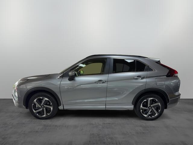 Mitsubishi ECLIPSE Cross 2.4 PHEV Instyle Schuif / kanteldak / leer / HUD