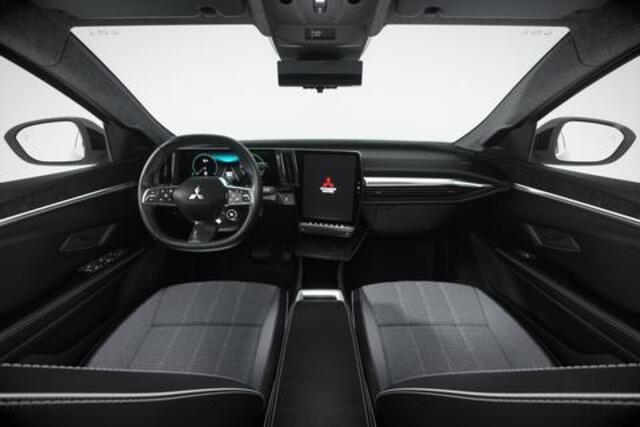 Mitsubishi ECLIPSE Cross Instyle 87 kWh Inclusief ¤4000, - korting