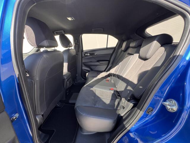 Mitsubishi ECLIPSE Cross 2.4 PHEV First Edition 4WD S-AWC / Dealer onderhouden / Accu SoH 99,2 % / Fabrieksgarantie tot 02-2030 / ChadeMo snel laden / 1.500 kg trekgewicht / HUD / Camera 360° / Stuur-, stoel- & achterbankverwarming / 18" LM wielen / Winterwielen inclusief /
