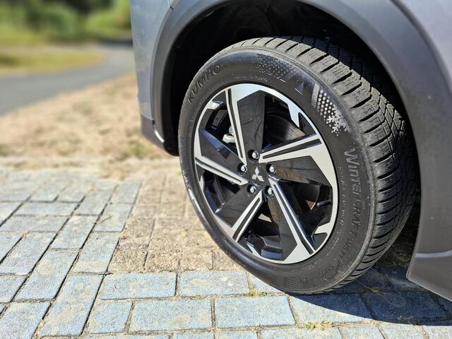 Mitsubishi ECLIPSE Cross 2.4 PHEV Intense+ | Apple Carplay / Android auto| Parkeersensoren V+A | Camera |