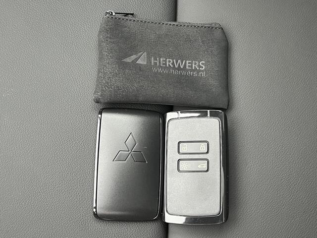 Mitsubishi GRANDIS 1.8 HEV Instyle / 2.000,- Euro Introductievoordeel / 8 Jaar Fabrieksgarantie! / Elektrochromatisch glazen Panoramadak / 360° Camera / Google Maps Navigatie / Stuurwiel- en Stoelverwarming voor / Adaptieve Cruise Control / Verwarmde Voorruit / Climate Cont