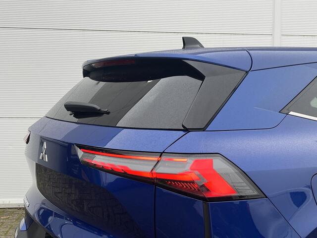 Mitsubishi GRANDIS 1.8 HEV Intense+ / ¤ 2.000,- Voordeel op de Nieuwprijs / Prijs is rijklaar / 8 Jaar Fabrieksgarantie / Direct leverbaar / Stuurwiel en Stoelverwarming / Adaptieve Cruise / Verwarmde Vooruit / Keyless Entry & Start / Climate Control /