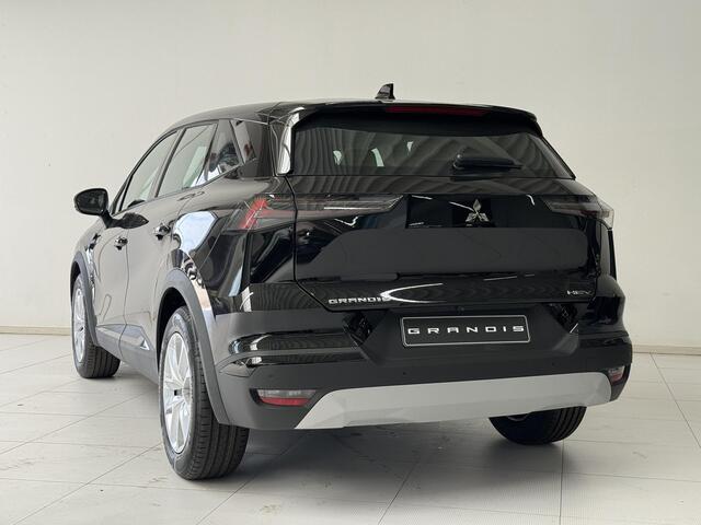 Mitsubishi GRANDIS 1.8 HEV Intense NIEUW UIT VOORRAAD LEVERBAAR | Climate Control | Parkeersensoren achter | Apple CarPlay & Android Auto | Elektrische ramen voor- en achter | Regensensor | 8 jaar fabrieksgarantie