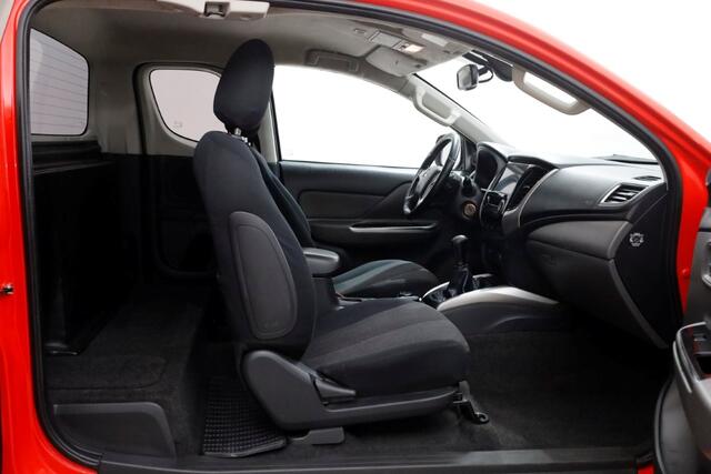 Mitsubishi L200 2.4 DI-D 180pk Club Cab Intense 4x4 High/Low Gearing + Diff. Lock 12-2018