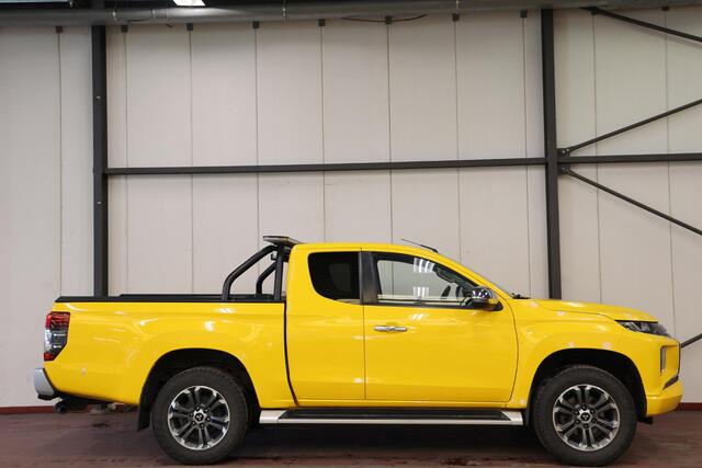Mitsubishi L200 2.2 DI-D Club Cab Intense 4X4 4WD TREKHAAK