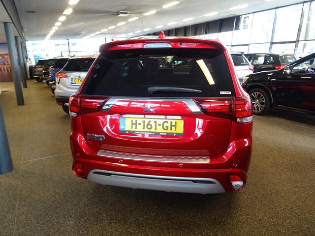 Mitsubishi OUTLANDER 2.4 PHEV Instyle 240 PK / 1E EIGENAAR / DEALER ONDERHOUDEN