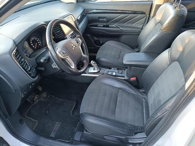 Mitsubishi OUTLANDER 2.4 PHEV Intense Camera Leer Stoelverw.
