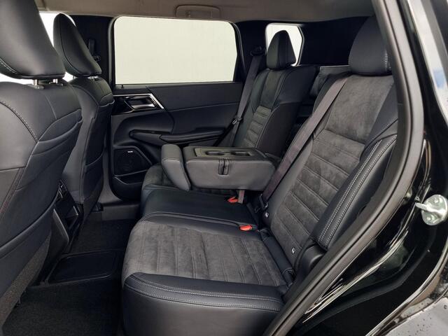 Mitsubishi OUTLANDER 2.4 PHEV First Edition / Nieuw Model 2025 / ¤1.000,- Early Buyer Bonus / Elektrische Range 86 KM WLTP / 1.600 KG Trekgewicht / 8 Jaar Fabrieksgarantie /