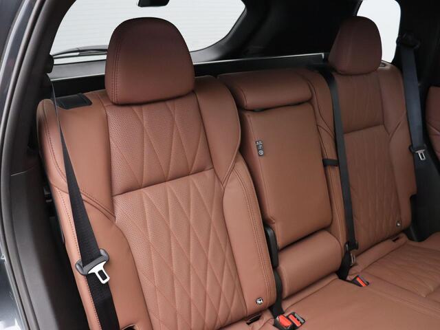 Mitsubishi OUTLANDER 2.4 PHEV Instyle+ | Nieuw model | Black Roof | Massagestoelen | Panoramadak | Stoelverkoeling | Stoelverwarming |