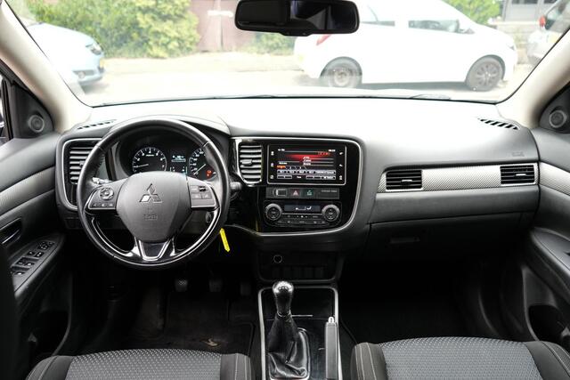 Mitsubishi OUTLANDER 2.0 | CAMERA | DAB | STOELVERW.