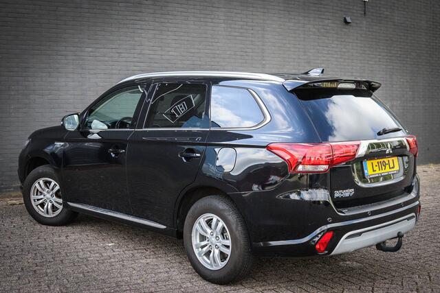 Mitsubishi OUTLANDER 2.4 PHEV Pure Nieuw binnen; Jouw droomauto?