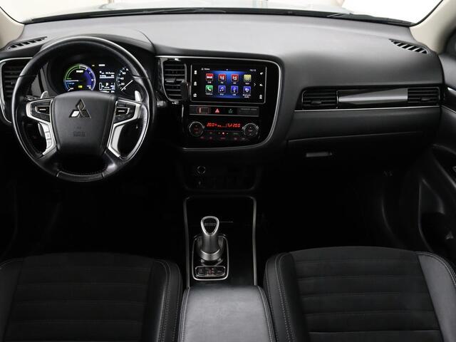 Mitsubishi OUTLANDER 2.4 PHEV Pure | Carplay | Trekhaak | Leder/Alcantara | Keyless | Camera | Climate control | Cruise control