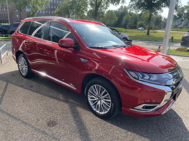 Mitsubishi OUTLANDER 2.4 PHEV Intense+
