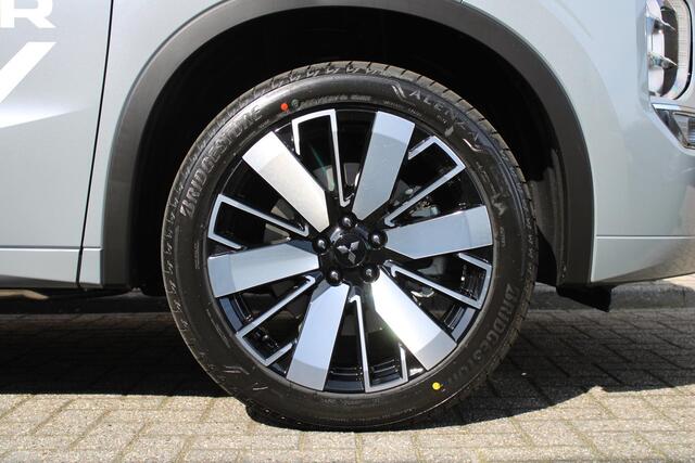 Mitsubishi OUTLANDER 2.4 PHEV Instyle+ Lederen interieur, Elek.glazen panoramadak, Massage stoelen, 20" LM velgen, Trekgewicht 1.600 KG.