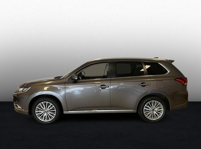 Mitsubishi OUTLANDER 2.4 PHEV Intense+ ( Unieke kleurencombinatie !! )