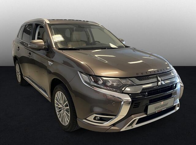 Mitsubishi OUTLANDER 2.4 PHEV Intense+ ( Unieke kleurencombinatie !! )