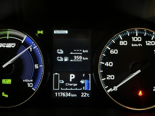 Mitsubishi OUTLANDER 2.4 PHEV Intense+ ( Unieke kleurencombinatie !! )