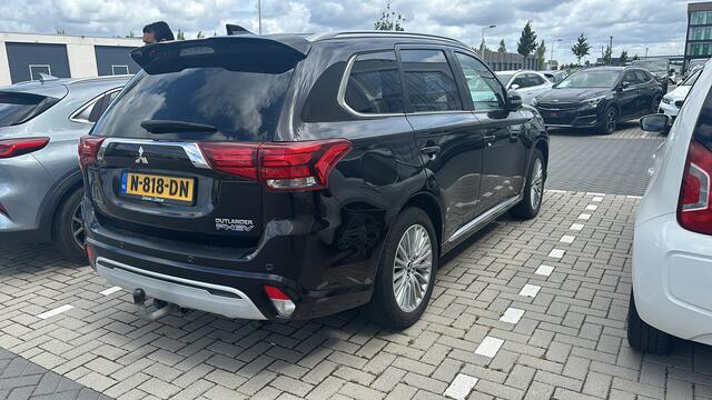 Mitsubishi OUTLANDER 2.4 PHEV Pure+ meest complete uitvoering