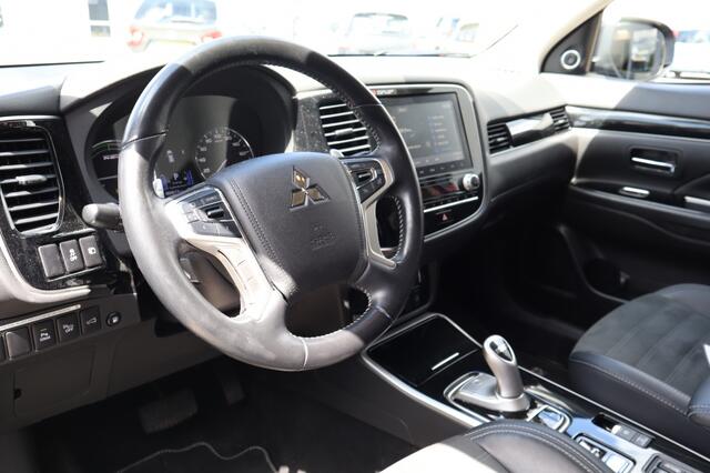 Mitsubishi OUTLANDER 2.4 PHEV Intense+ Trekhaak/Standkachel/Apple/AndroidAuto