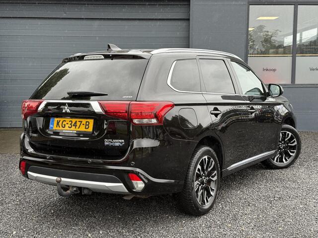 Mitsubishi OUTLANDER 2.0 PHEV Executive Edition Navi,Camera,Alcantara,Trekhaak,Stoelverkoeling,Stoelverwarming,Pdc V+A,Clima,Cruise,Dealer Onderhouden,Nieuwe Apk bij Aflevering