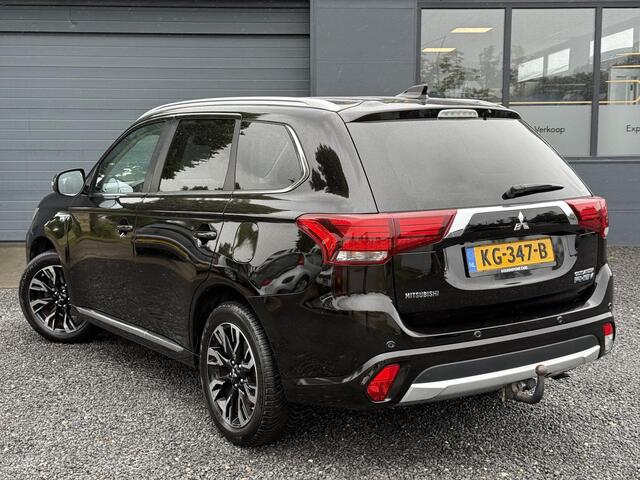 Mitsubishi OUTLANDER 2.0 PHEV Executive Edition Navi,Camera,Alcantara,Trekhaak,Stoelverkoeling,Stoelverwarming,Pdc V+A,Clima,Cruise,Dealer Onderhouden,Nieuwe Apk bij Aflevering