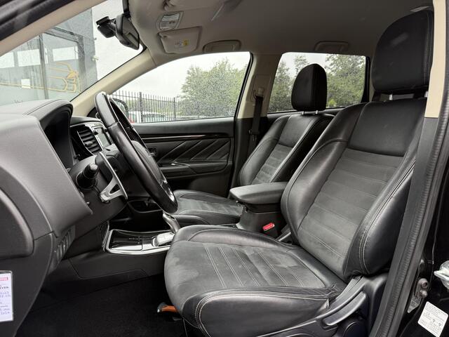Mitsubishi OUTLANDER 2.0 PHEV Executive Edition Navi,Camera,Alcantara,Trekhaak,Stoelverkoeling,Stoelverwarming,Pdc V+A,Clima,Cruise,Dealer Onderhouden,Nieuwe Apk bij Aflevering