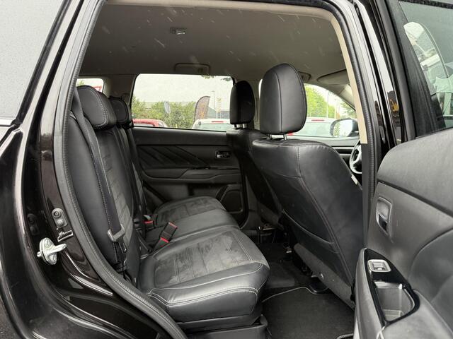 Mitsubishi OUTLANDER 2.0 PHEV Executive Edition Navi,Camera,Alcantara,Trekhaak,Stoelverkoeling,Stoelverwarming,Pdc V+A,Clima,Cruise,Dealer Onderhouden,Nieuwe Apk bij Aflevering