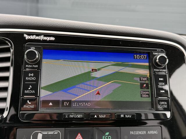 Mitsubishi OUTLANDER 2.0 PHEV Executive Edition Navi,Camera,Alcantara,Trekhaak,Stoelverkoeling,Stoelverwarming,Pdc V+A,Clima,Cruise,Dealer Onderhouden,Nieuwe Apk bij Aflevering