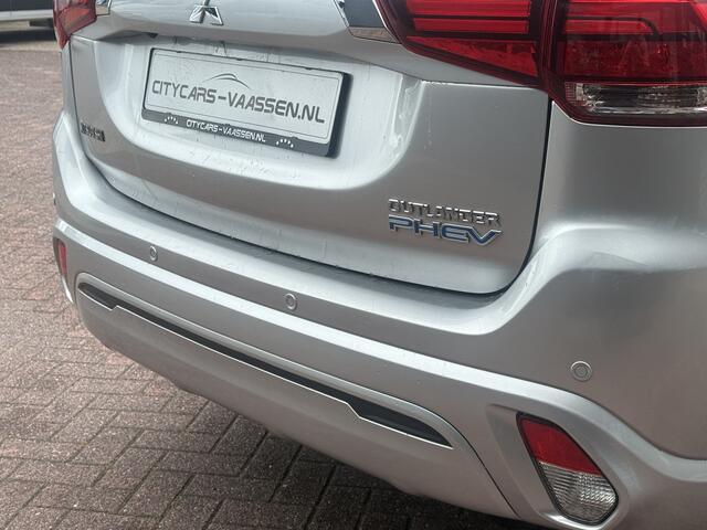Mitsubishi OUTLANDER 2.4 PHEV S-Edition 4x4 224 pk plug in hybride automaat apple carplay camera climate ctr cruise ctr half/leder alcantara dagrijverlichting led dealer onderhouden