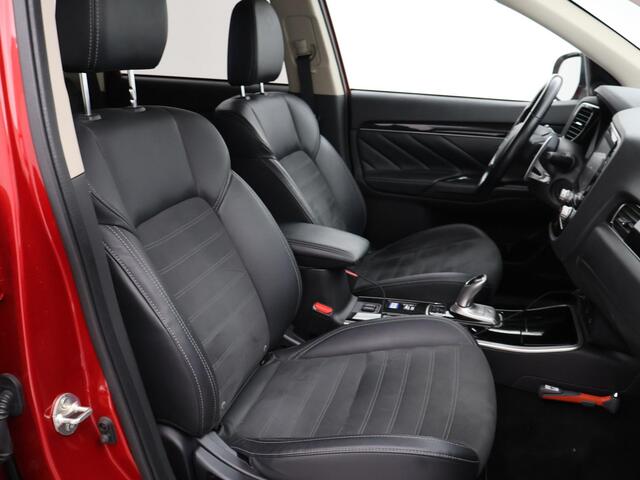 Mitsubishi OUTLANDER 2.4 PHEV 4WD AUT. INTENSE *BTW* + AFN. TREKHAAK | CAMERA | APPLE CARPLAY | STOELVERWARMING